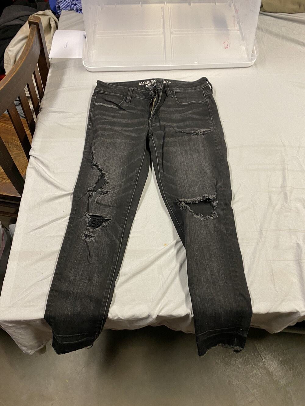 American Eagle Super RippedDenim Jeans Sz 6 Gray